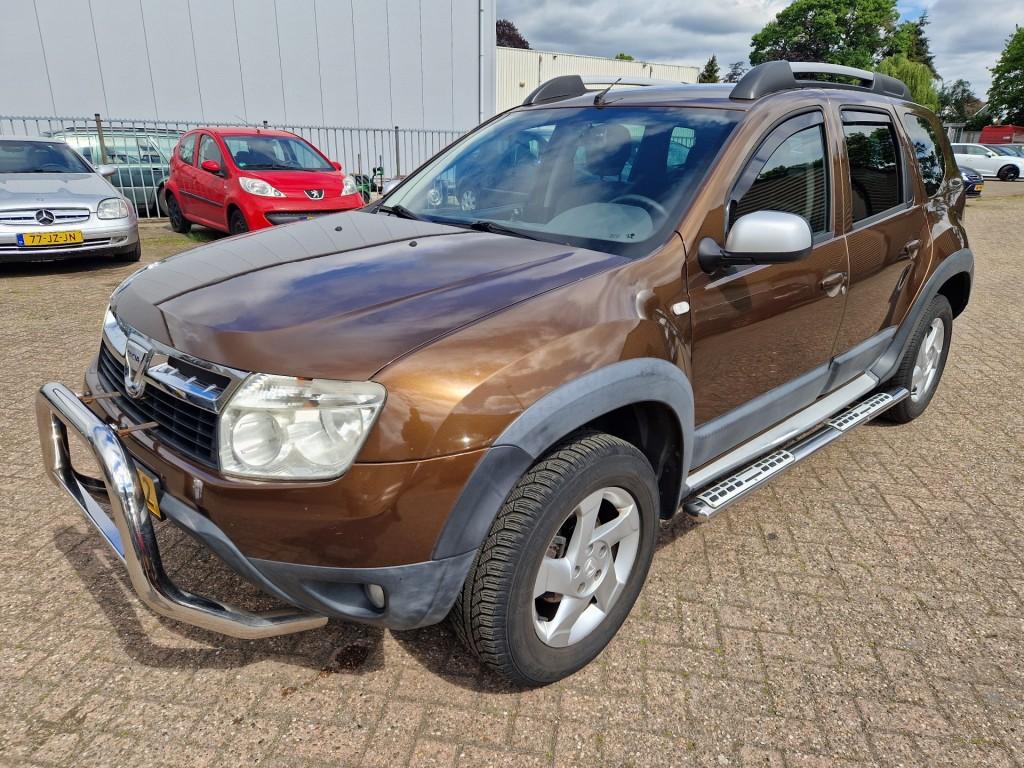 Dacia DUSTER 1.6 LAUREATE 2WD Airco Trekhaak, Auto's, Dacia, Bedrijf, Duster, ABS, Airbags, Airconditioning, Centrale vergrendeling