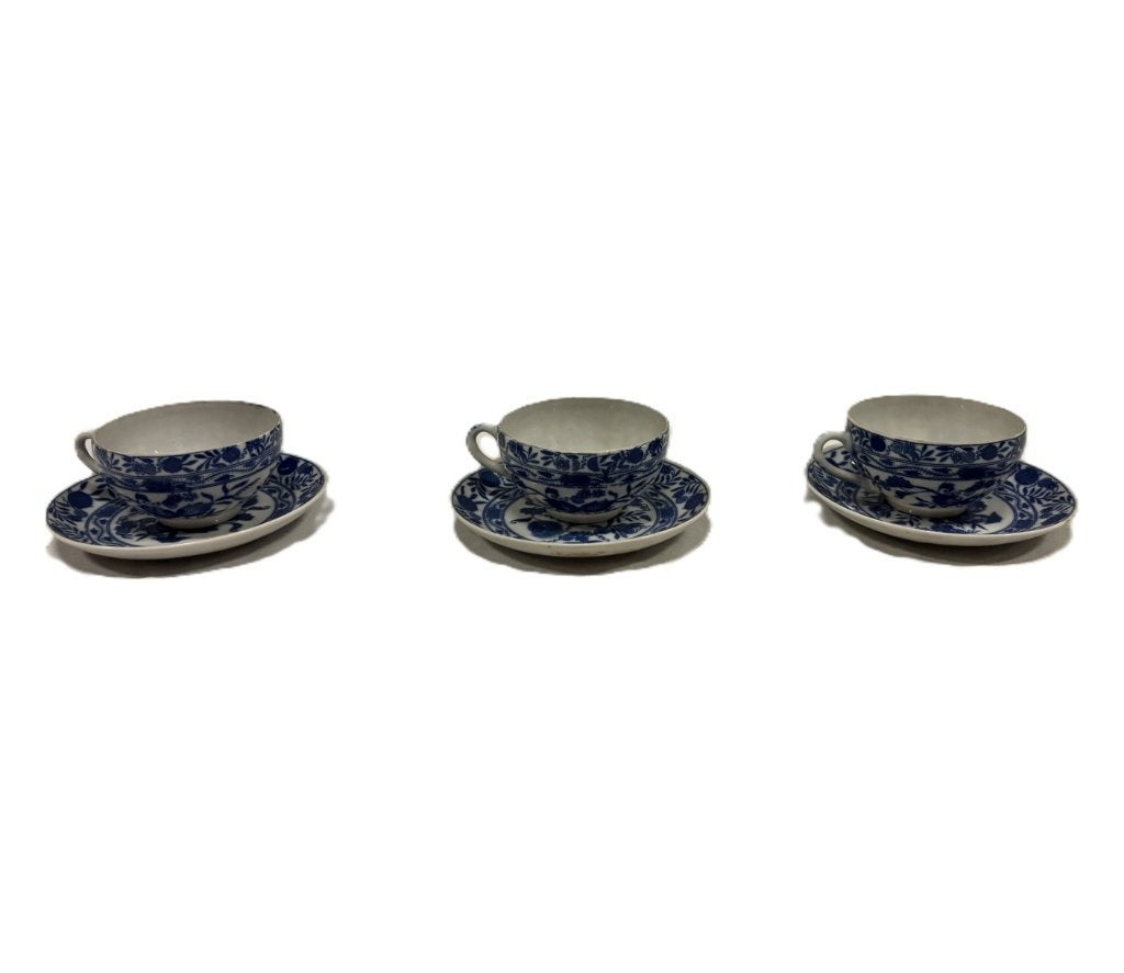 3 blauw-witte koppen en schotels Zwiebelmuster-stijl, Gebruikt, Niet bekend (tweedehands product), Onbekend (tweedehands product)