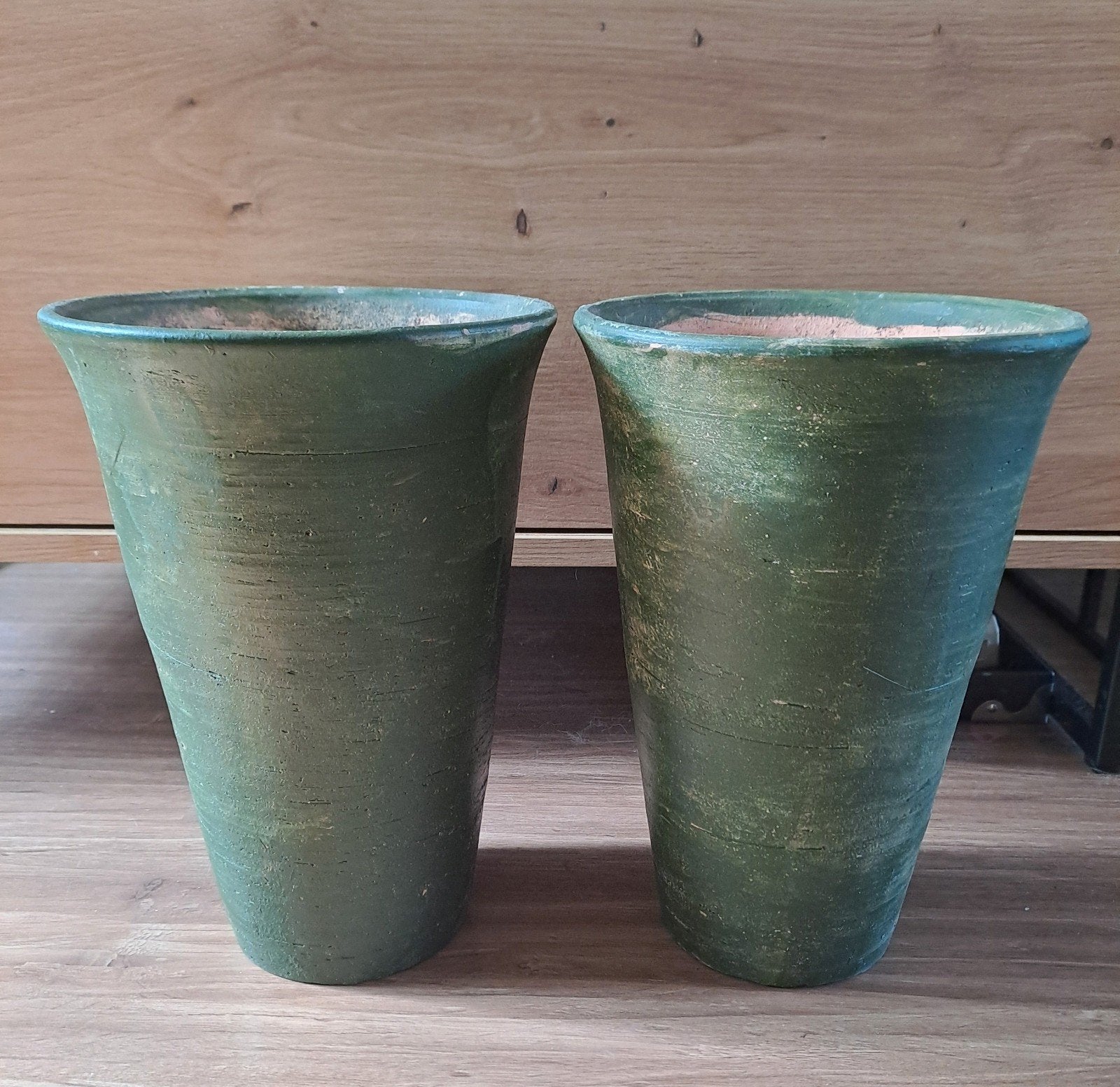 Set van 2 retro vintage groene bloempotten van aardewerk, Gebruikt, Rond, Ophalen of Verzenden, Balkon