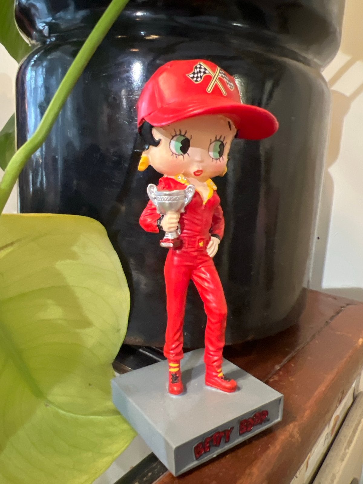 Betty Boop racecoureur beeldje met trofee, Nieuw, Ophalen of Verzenden, X, X