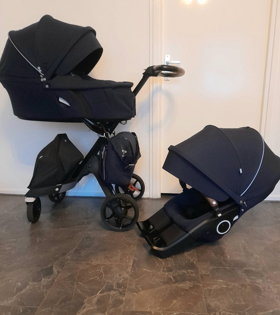 Stokke X  rich black kinderwagen, Kinderen en Baby's, Kinderwagens en Combinaties, Zo goed als nieuw, Verstelbare duwstang, Ophalen