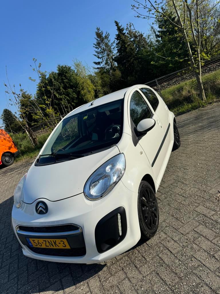 Citroën C1 1.0i 68PK 5D 2013 Wit met Bluetooth, Auto's, Voorwielaandrijving, 4 stoelen, C1, Origineel Nederlands