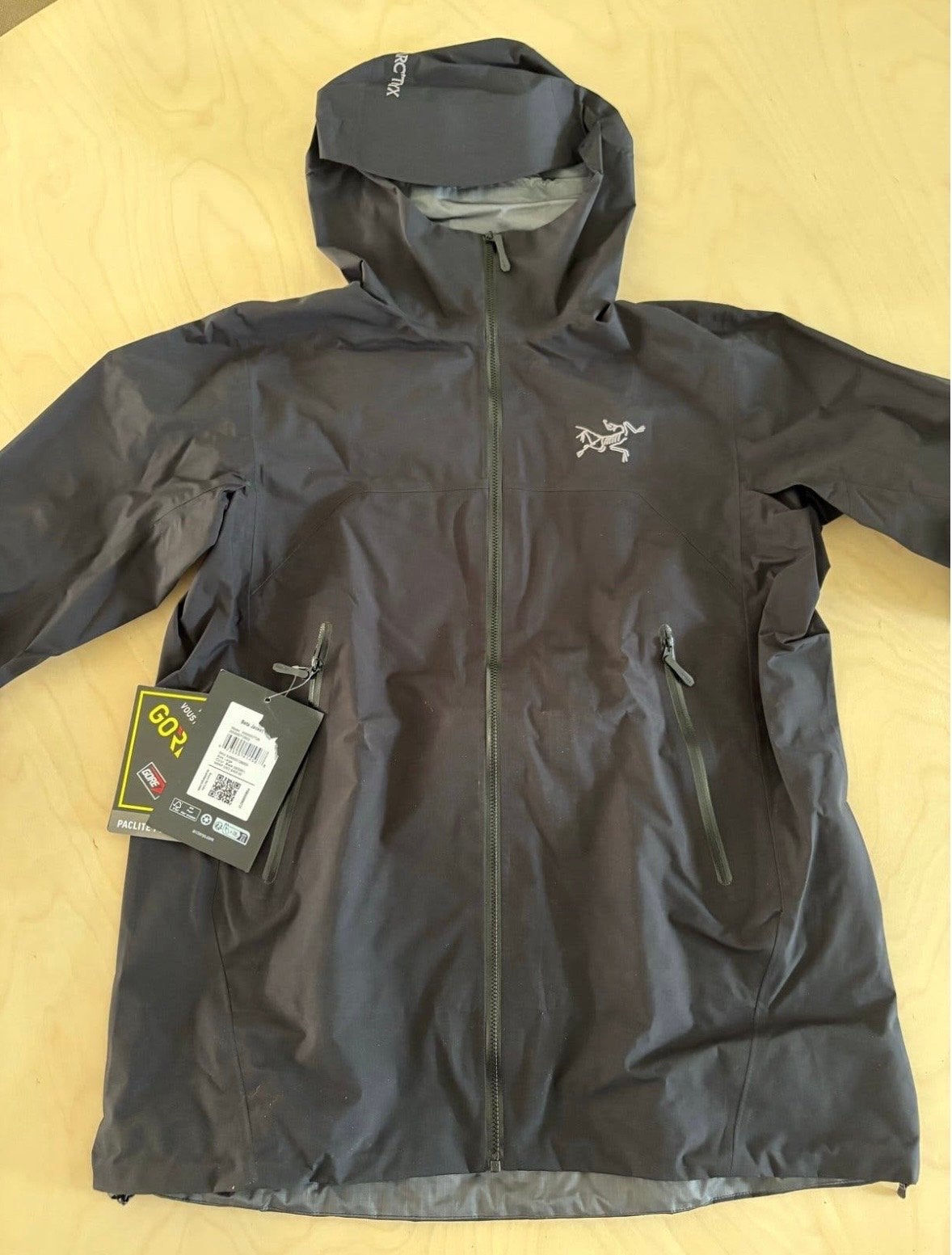 Nieuwe Arc'teryx Gore-Tex jas met labels, maat L, Kleding | Dames, Zwart, Maat 42/44 (L), Nieuw, Ophalen of Verzenden