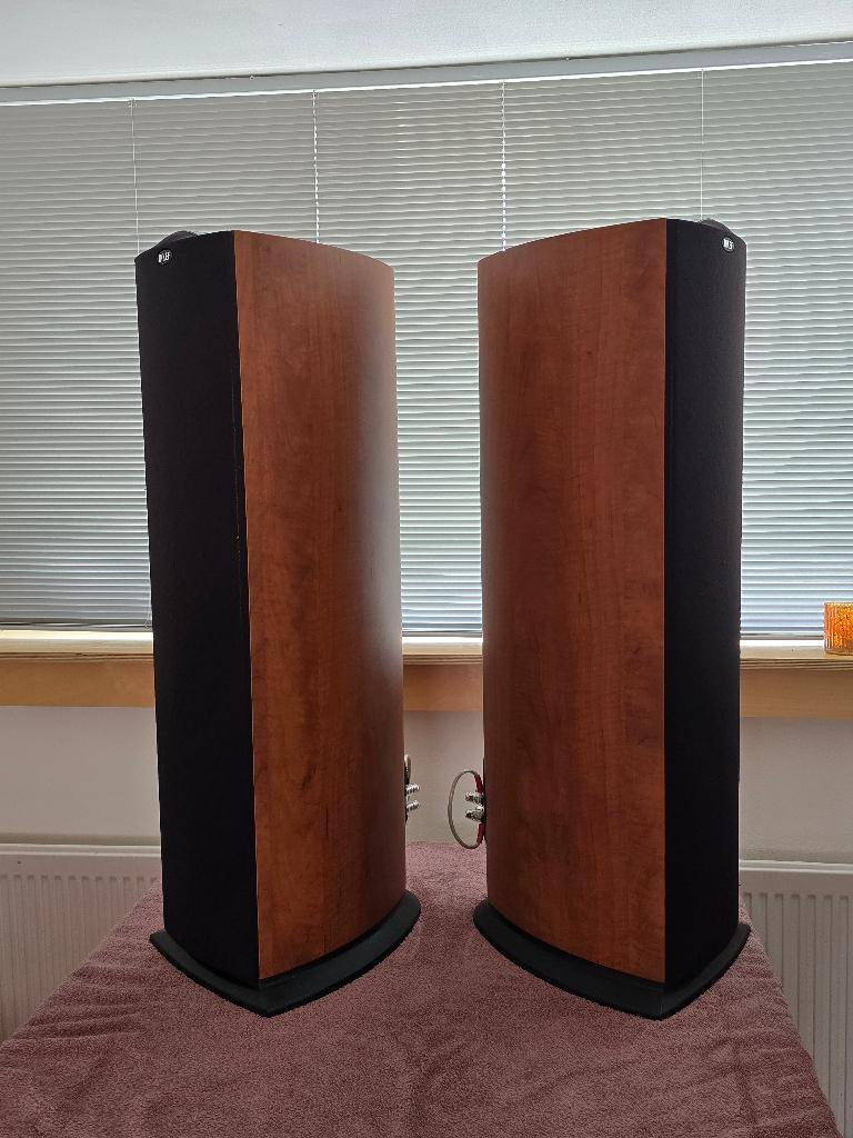 Kef IQ70 luidspeaker boxen, Zo goed als nieuw, 120 watt of meer, Front, Rear of Stereo speakers, Ophalen