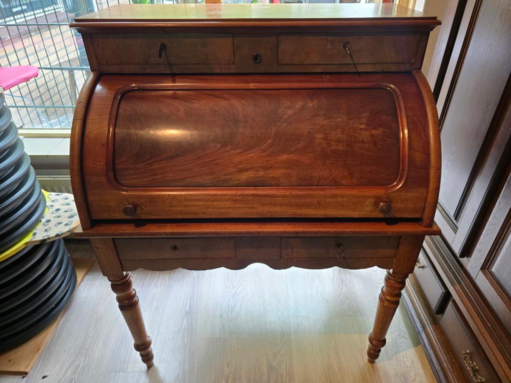 Antiek rolluikbureau van J. Roobolff, Groningen, Ophalen