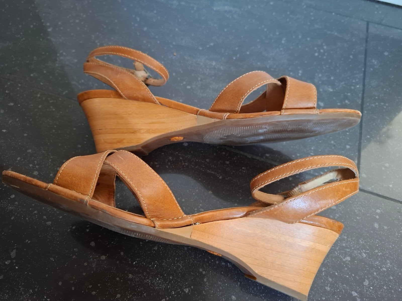 Timberland leren sandalen met sleehak maat 39, Ophalen, Bruin, Sandalen of Muiltjes, Zo goed als nieuw