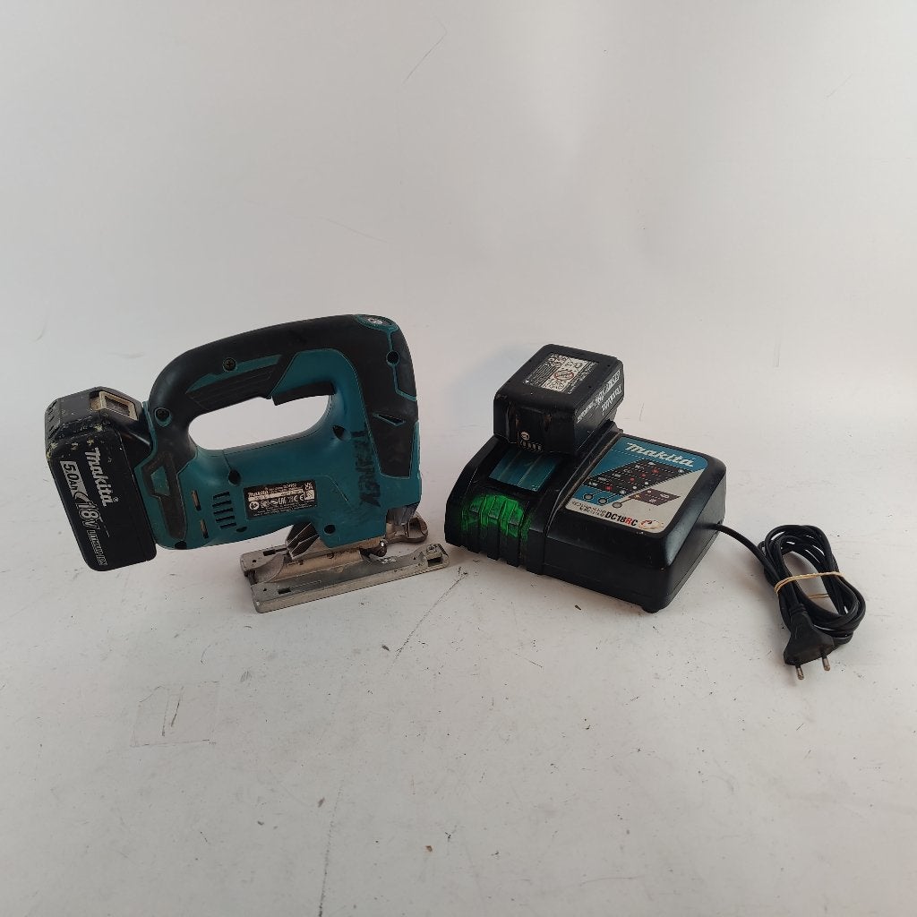 Makita DJV182 Decoupeerzaag + lader + 2x 18v 5.0Ah accu's, 60 tot 80 liter, Ophalen of Verzenden, Zo goed als nieuw, X