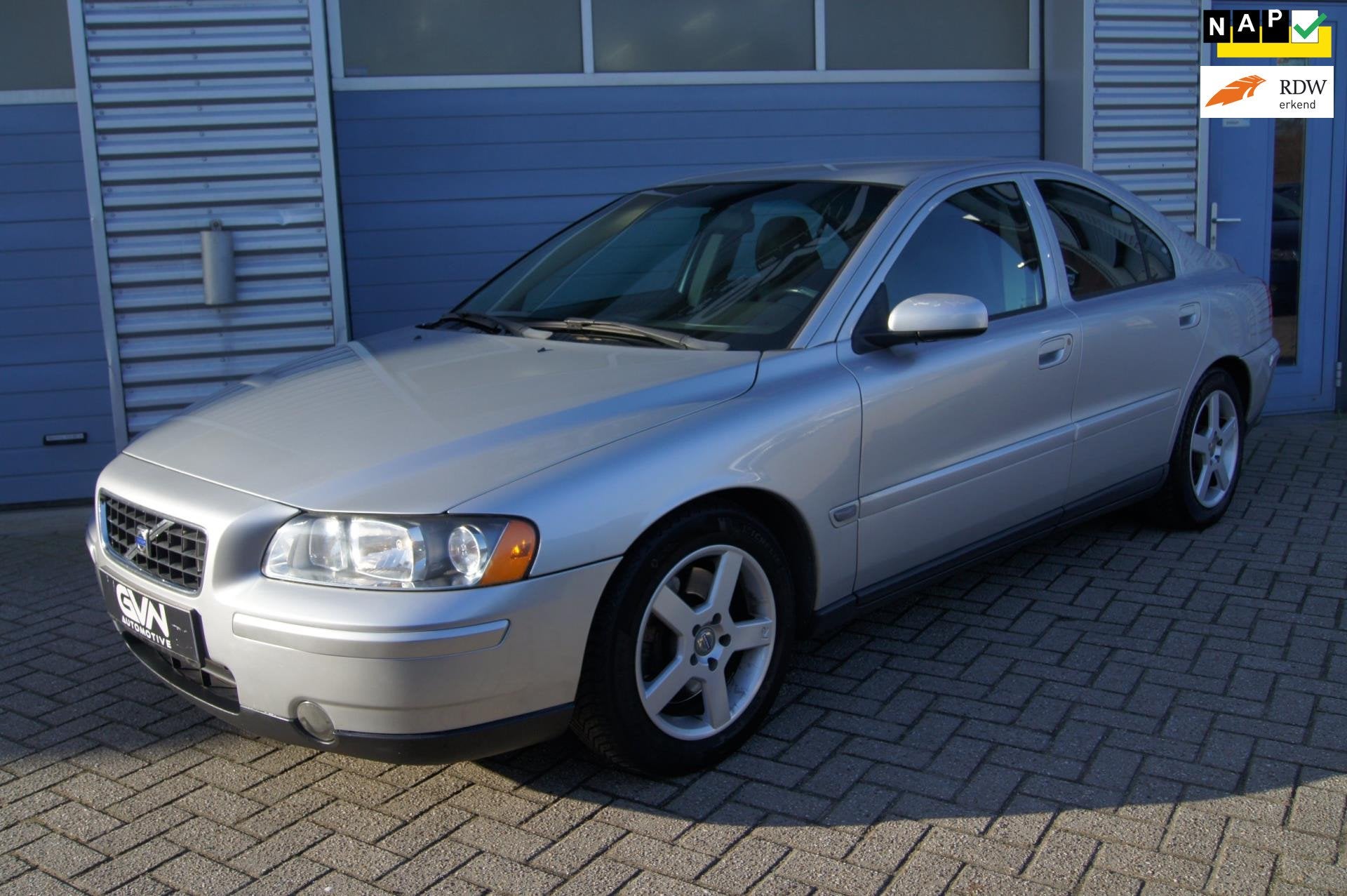 Volvo S60 2.4 T5 Turbo 260PK Automaat | Leder | Nette Auto |, Auto's, Gebruikt, Zwart, S60, Bedrijf