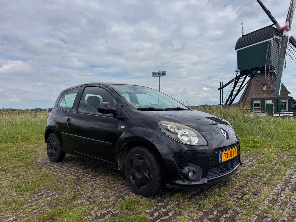 Renault Twingo 1.2 Black edition *nieuwe apk* Boekjes* Airco, Auto's, Renault, Voorwielaandrijving, Gebruikt, 31 €/maand, 4 cilinders