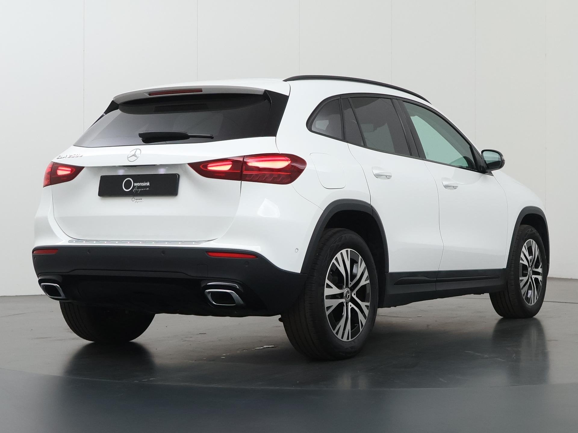 Mercedes-Benz GLA-klasse 250 e Luxury Line | SOH 96,7% | Nig, Auto's, Dealer onderhouden, Stof, 16 kWh, Wit