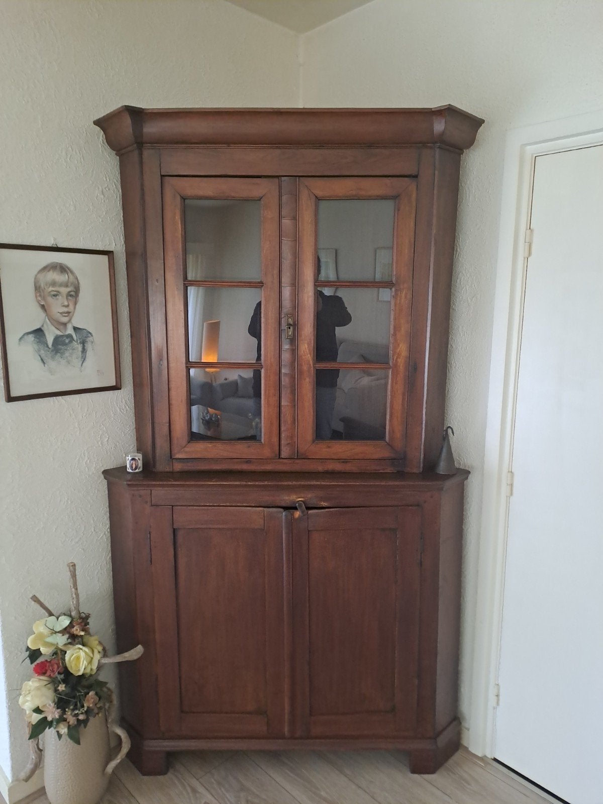 Antieke hoekkast van massief hout, Ophalen