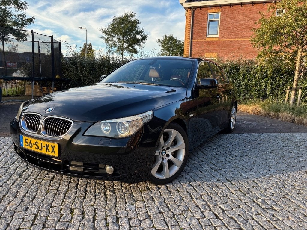 BMW 550i 4.8 V8 Handgeschakeld 2006 Origineel Nederlands NAP, Auto's, Achterwielaandrijving, 8 cilinders, 4799 cc, Overige kleuren