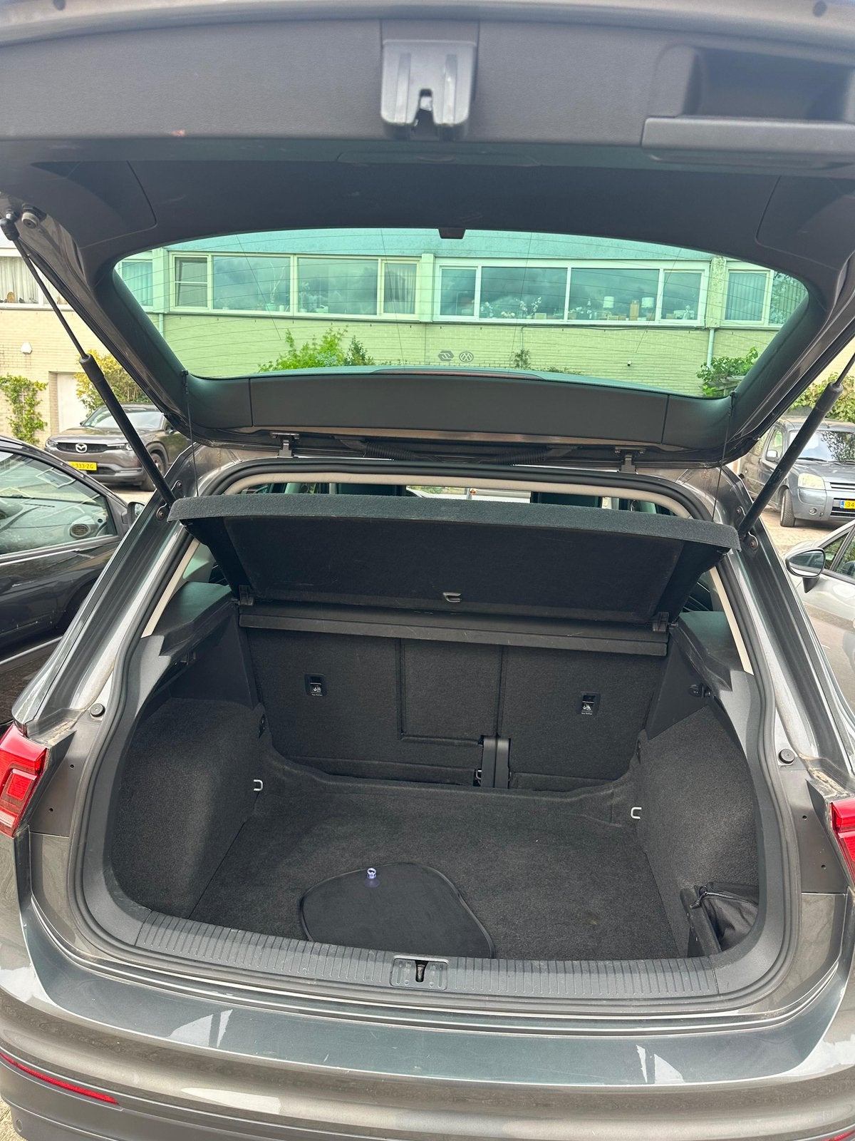 Volkswagen Tiguan 1.4 TSI 92KW 2018 Grijs, Auto's, Voorwielaandrijving, Dealer onderhouden, Euro 6, 4 cilinders