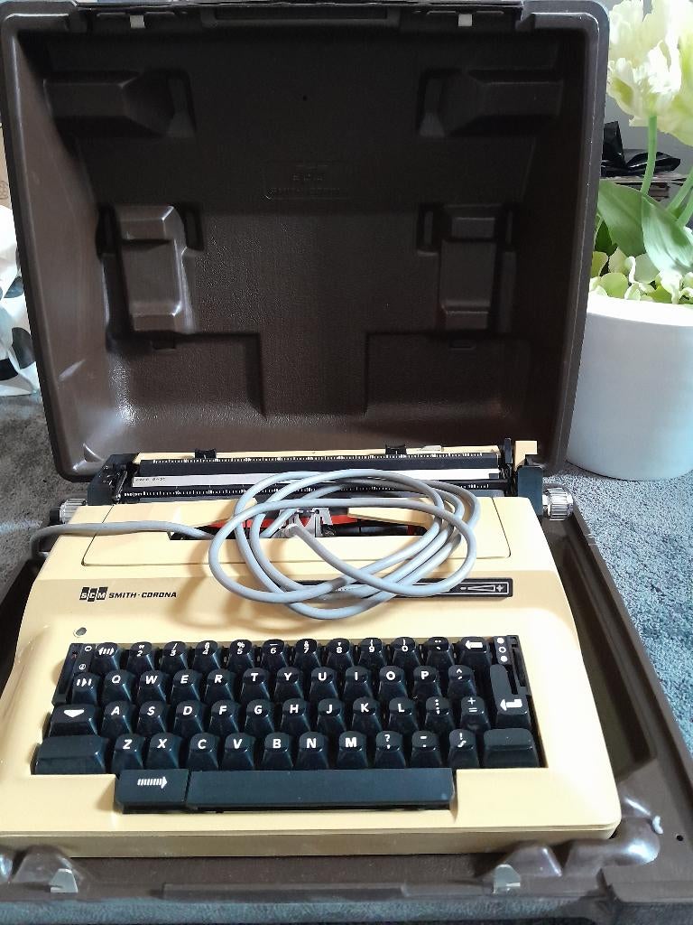 te koop elektrische typmachine, Diversen, Typemachines, Ophalen, Gebruikt