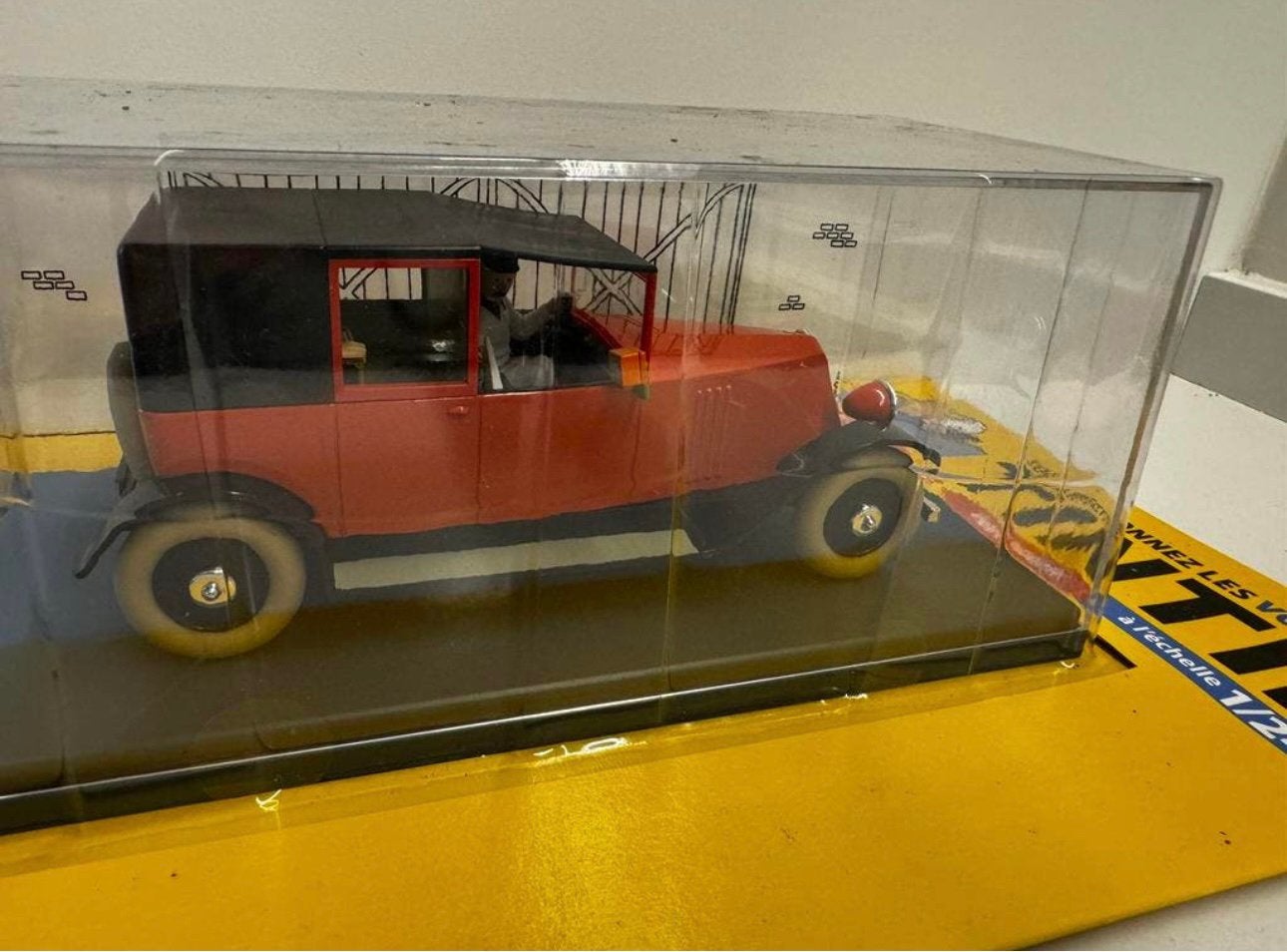 Kuifje auto 1:24 rode taxi uit crab gulden scharen no25, Ophalen of Verzenden, Kuifje, Nieuw, Beeldje of Figuurtje