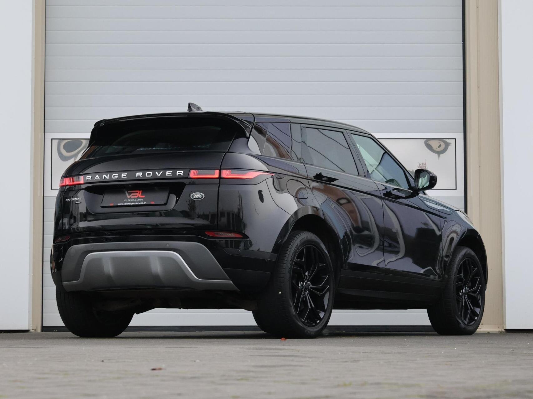 Land Rover Range Rover Evoque 1.5 P300e AWD SE | SOH 91,2%, Auto's, Automaat, Met garantie (alle), Zwart, Bedrijf