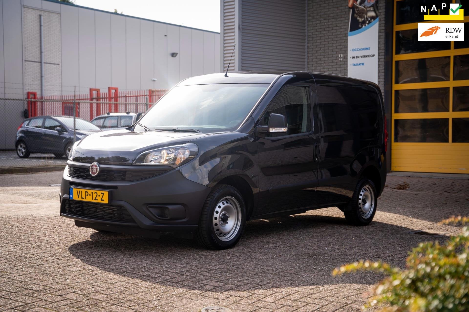 Fiat Doblò Cargo 1.6 MJ L1H1 S Basis, Voorwielaandrijving, 4 cilinders, Zwart, Origineel Nederlands