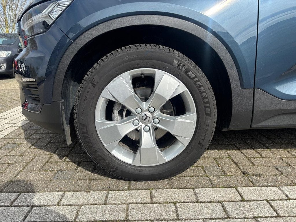 Volvo XC40 T3 Momentum | Park. Camera | Keyless entry |, Auto's, Volvo, 12 maanden, Gebruikt, Euro 6, Blauw