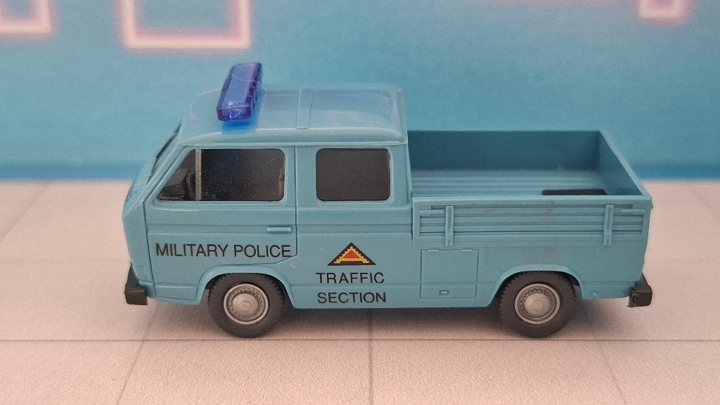 Roco 1:87 Volkswagen T3 Pick-up Dubbele Cab. Military Police, Ophalen of Verzenden, Gebruikt, Auto, Roco