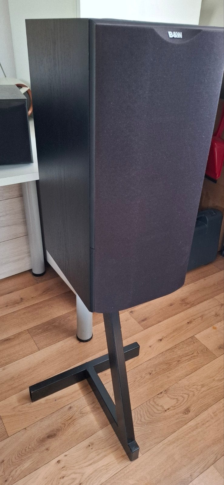 Te koop: B&W type DM 602 Frontspeakers (Bi-Wire) incl. stand, Ophalen, Basreflex, 120 tot 150 watt, Zo goed als nieuw