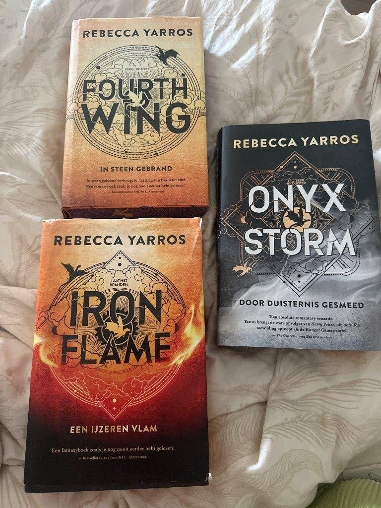 Boeken Fourth Wing, Ophalen, Gelezen, Rebecca Yarros