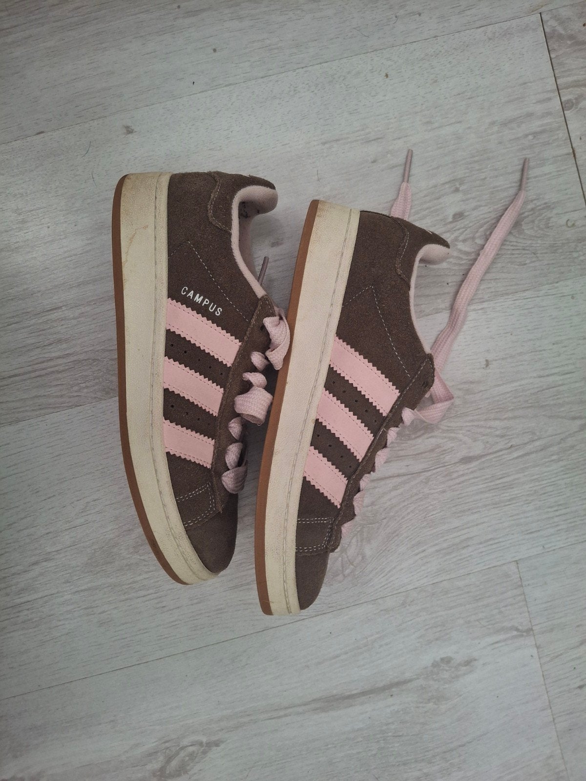 Adidas Campus sneakers bruin/roze - maat 38,5, Kleding | Dames, Schoenen, Ophalen of Verzenden, Zo goed als nieuw, Bruin, Sneakers of Gympen