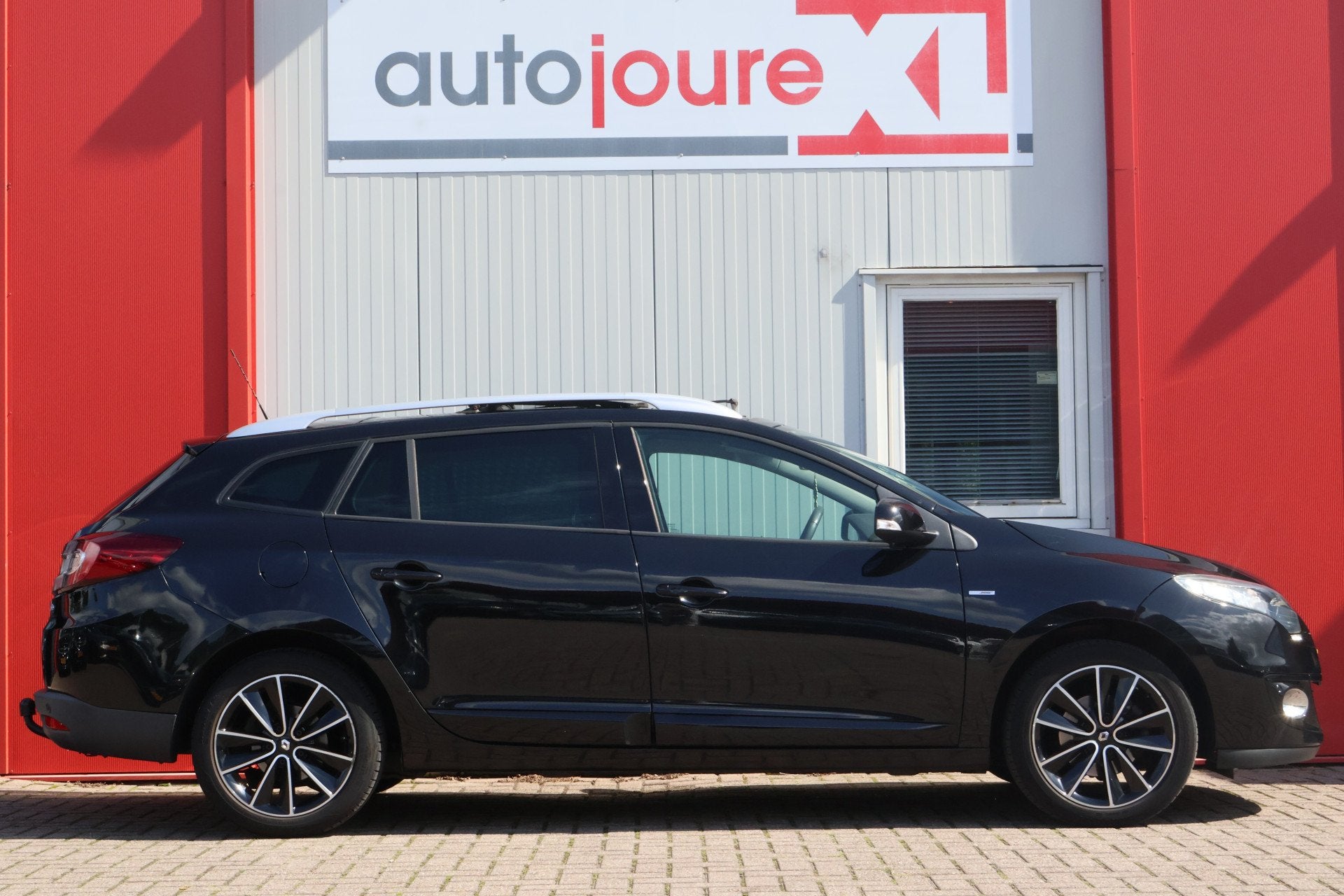 Renault Mégane Estate 1.2 TCe Bose | Panoramadak | Camera |, Auto's, Voorwielaandrijving, Euro 5, Gebruikt, Zwart