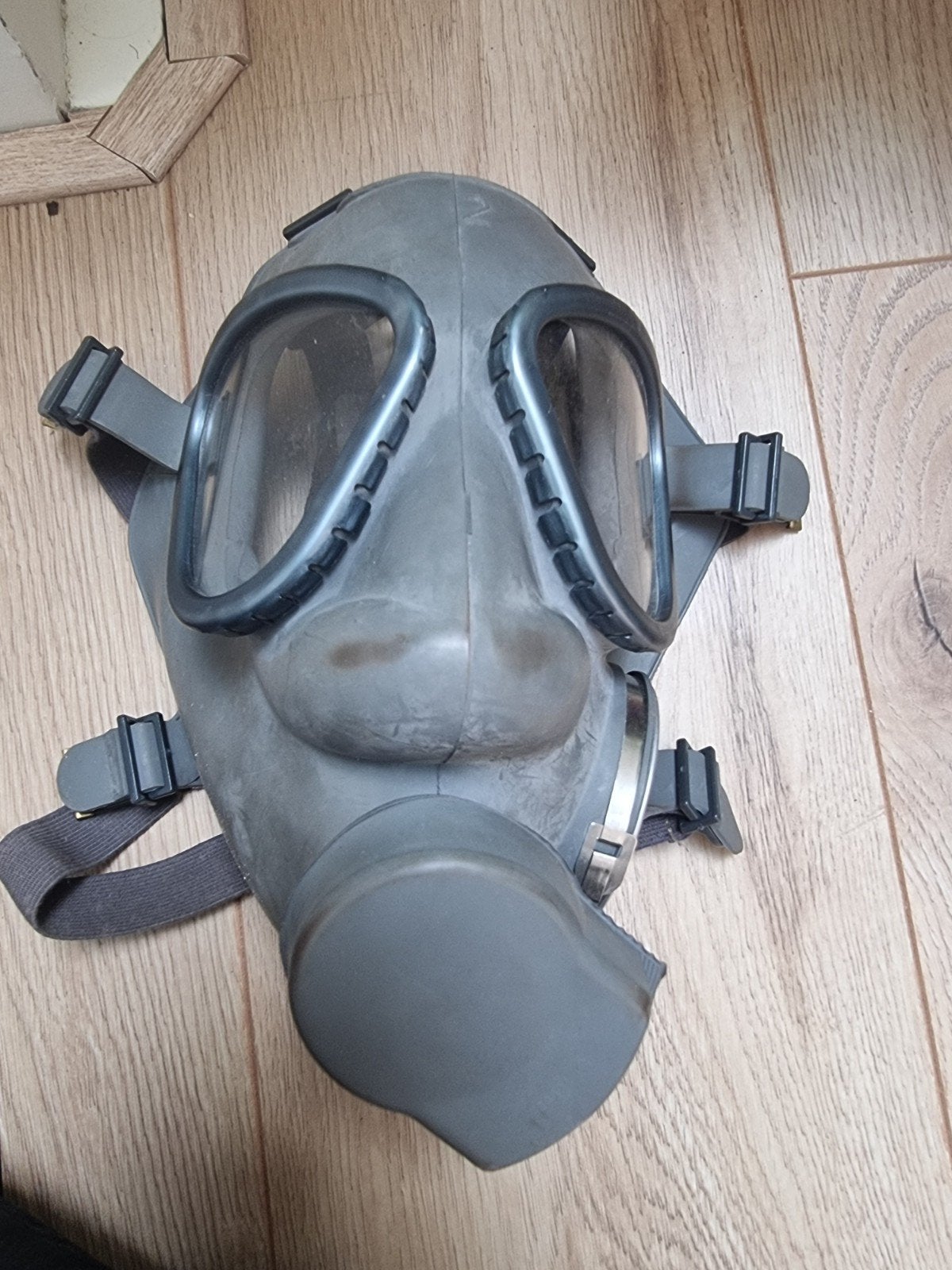Militair gasmasker met filter en draagtas, Ophalen of Verzenden