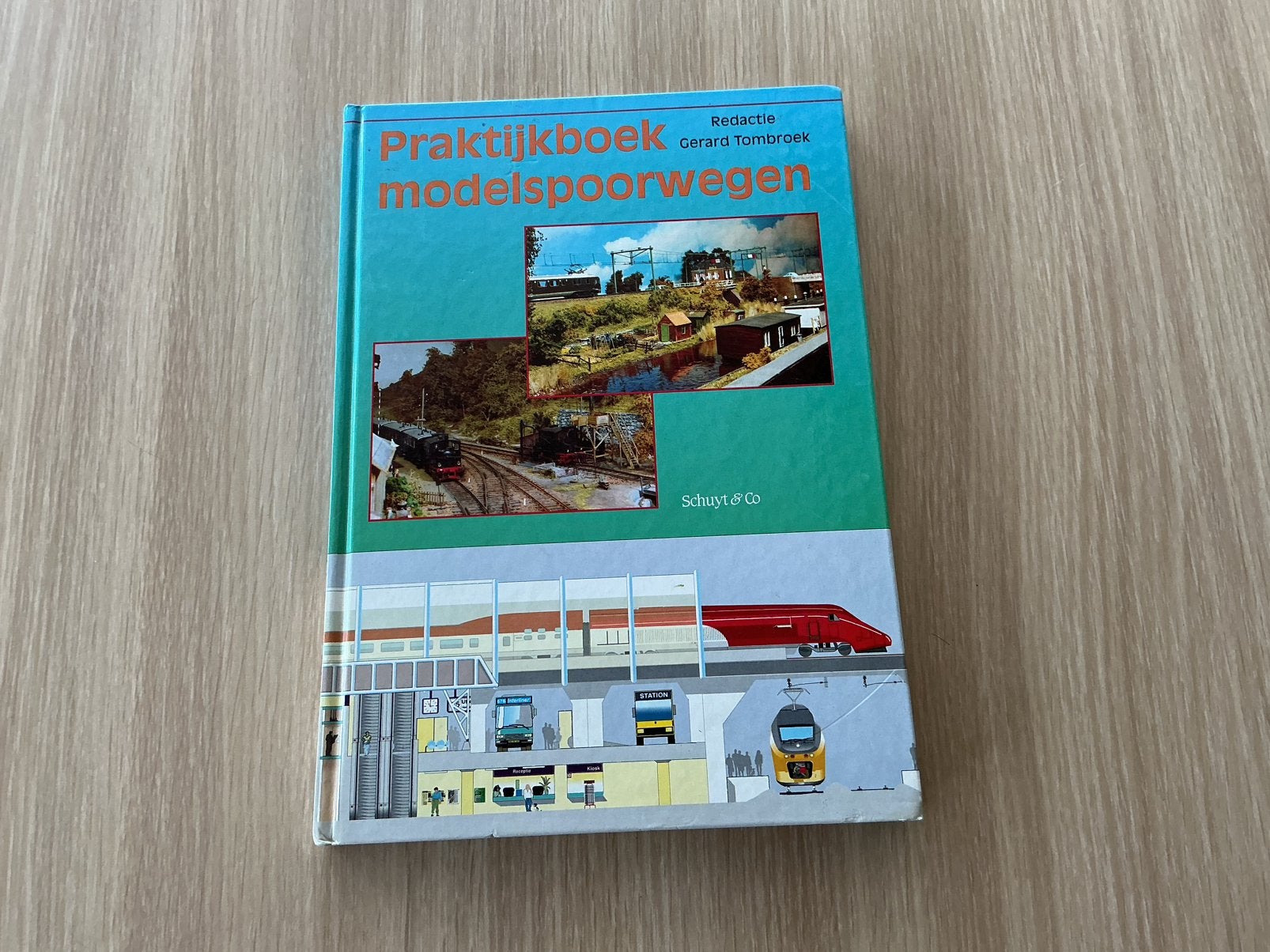 Praktijkboek modelspoorwegen, Ophalen of Verzenden, Zo goed als nieuw, Trein