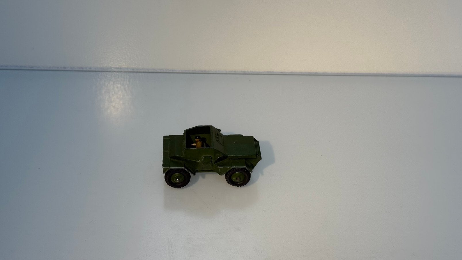 Dinky toys scout car 673, Ophalen of Verzenden, Zo goed als nieuw, Auto