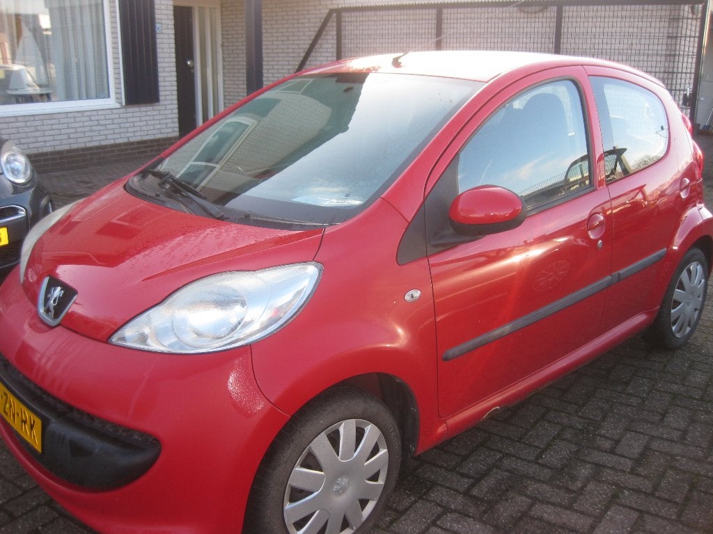 voor bumper, deur, scherm , spatbord  ,peugeot 107, Auto-onderdelen, Ophalen of Verzenden, Voor, Peugeot, Bumper