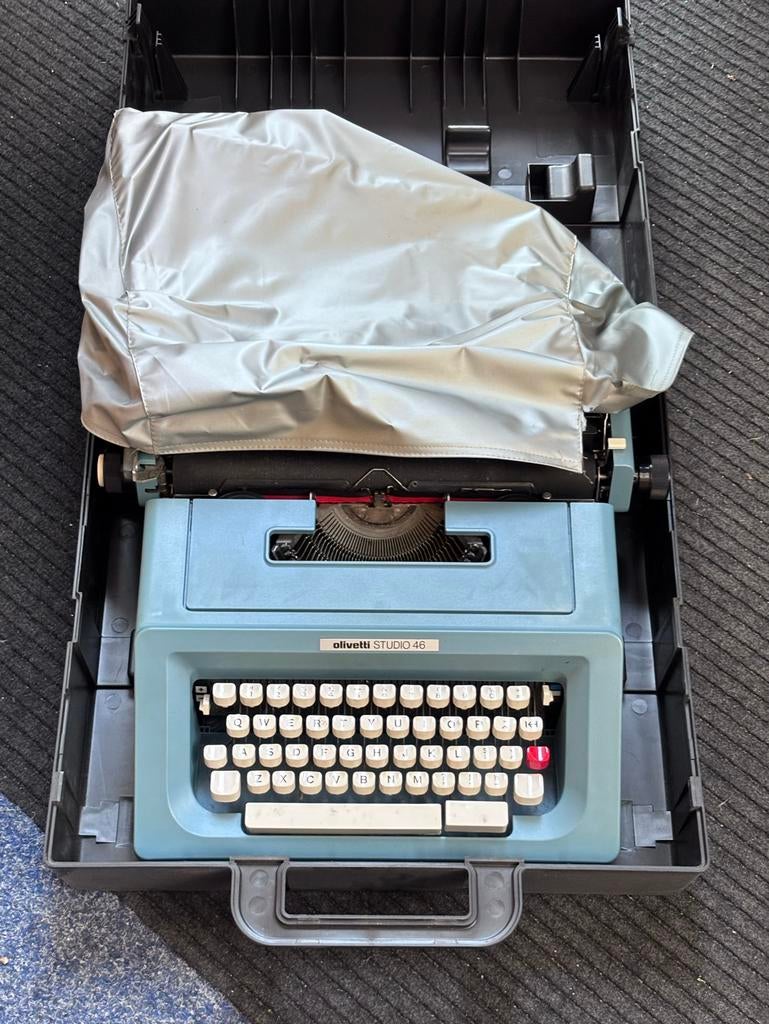 Olivetti type machine studio 46, Ophalen, Gebruikt
