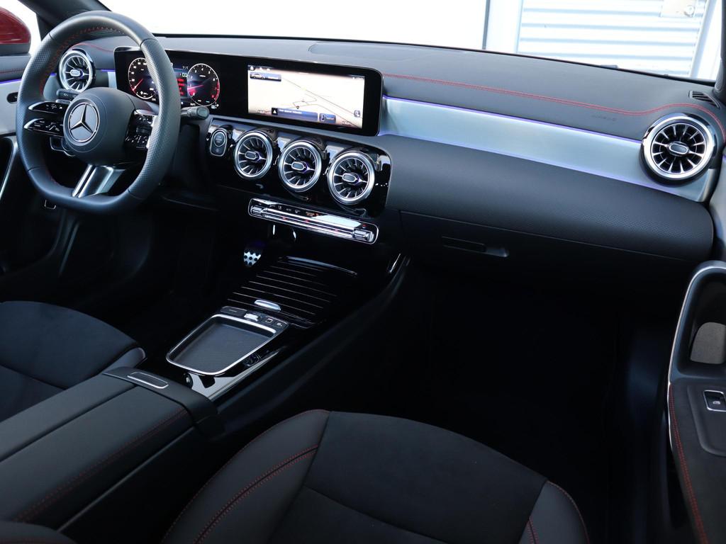 Mercedes-Benz CLA-klasse Shooting Brake 180 Star Edition AMG, CLA, 136 pk, 4 cilinders, 1430 kg