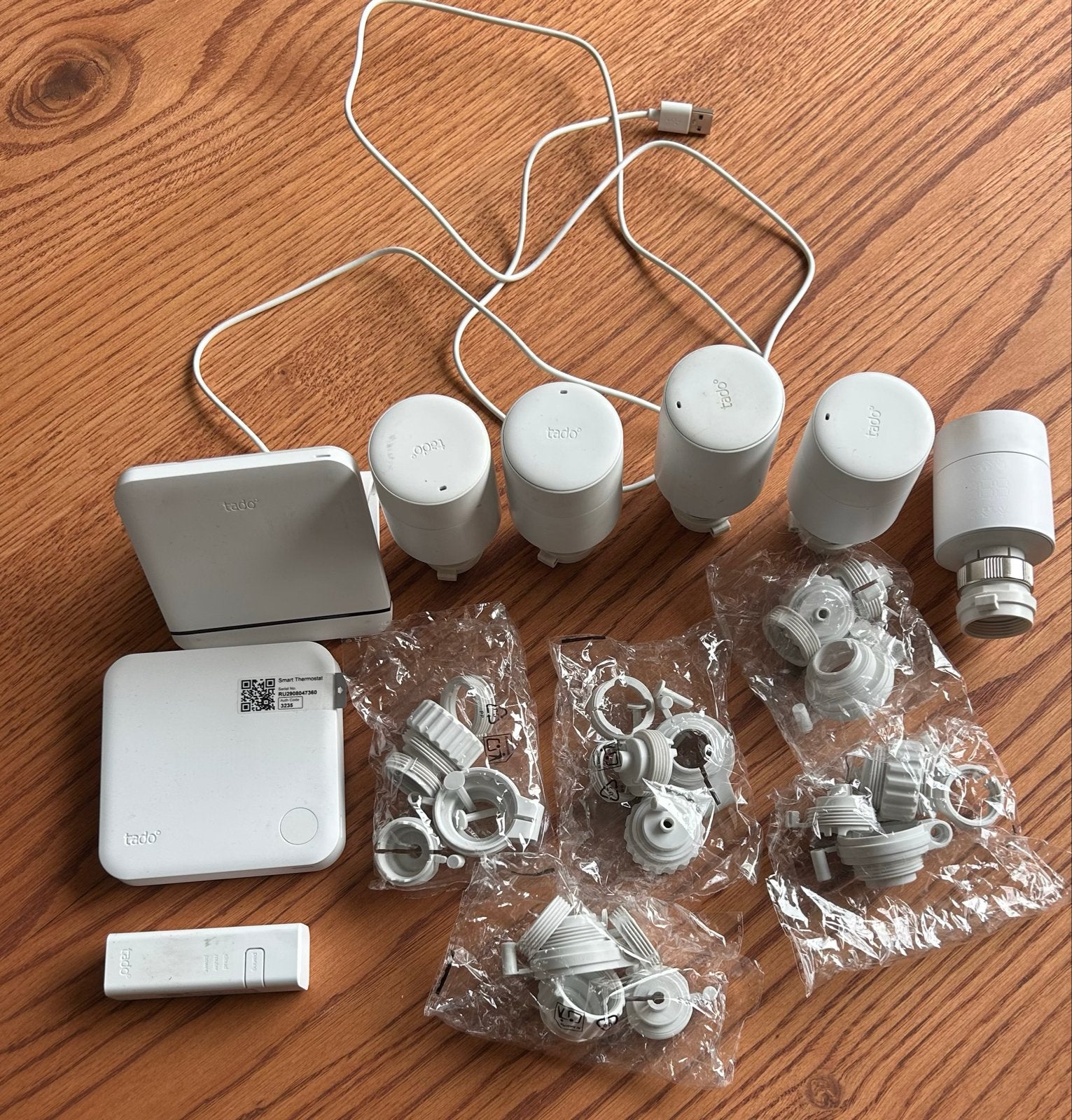Tado Slimme Thermostaat Starter Kit V3+ met 5 knoppen, Minder dan 30 cm, Hoog rendement (Hr), Minder dan 60 cm, Zo goed als nieuw