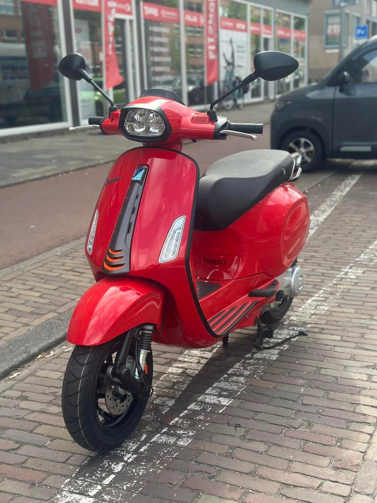 Vespa Sprint Rood 45KM 2026 Incl. bundelpakket ( vespa ), Overige modellen, Maximaal 45 km/u, Nieuw, Ophalen of Verzenden