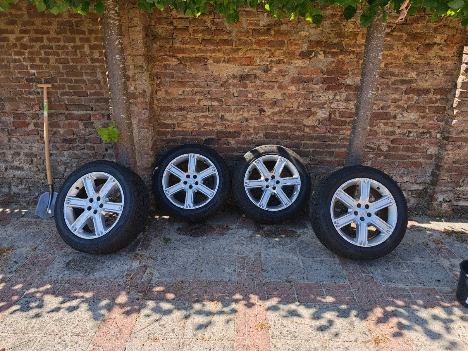 Land Rover 19 inch velgen met band, Gebruikt, Banden en Velgen, 235 mm, All Season