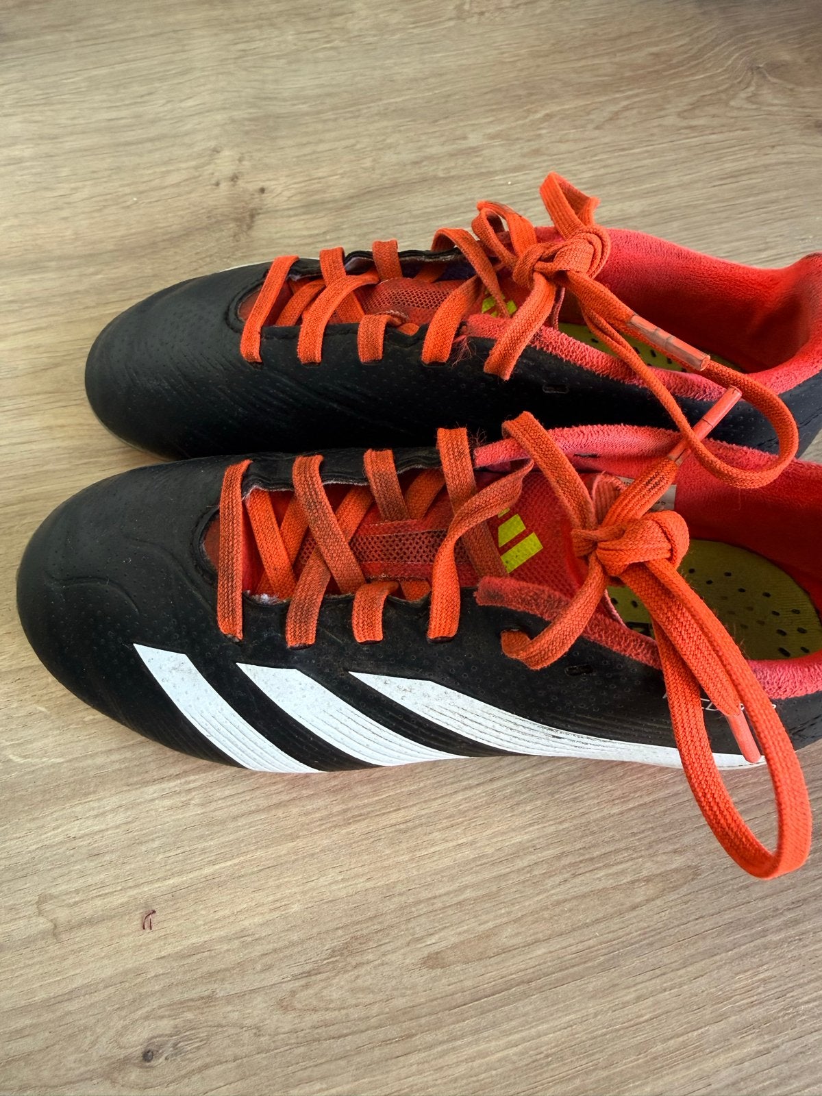 Adidas voetbalschoenen maat 32, Maat XS of kleiner, Ophalen, Gebruikt, Schoenen