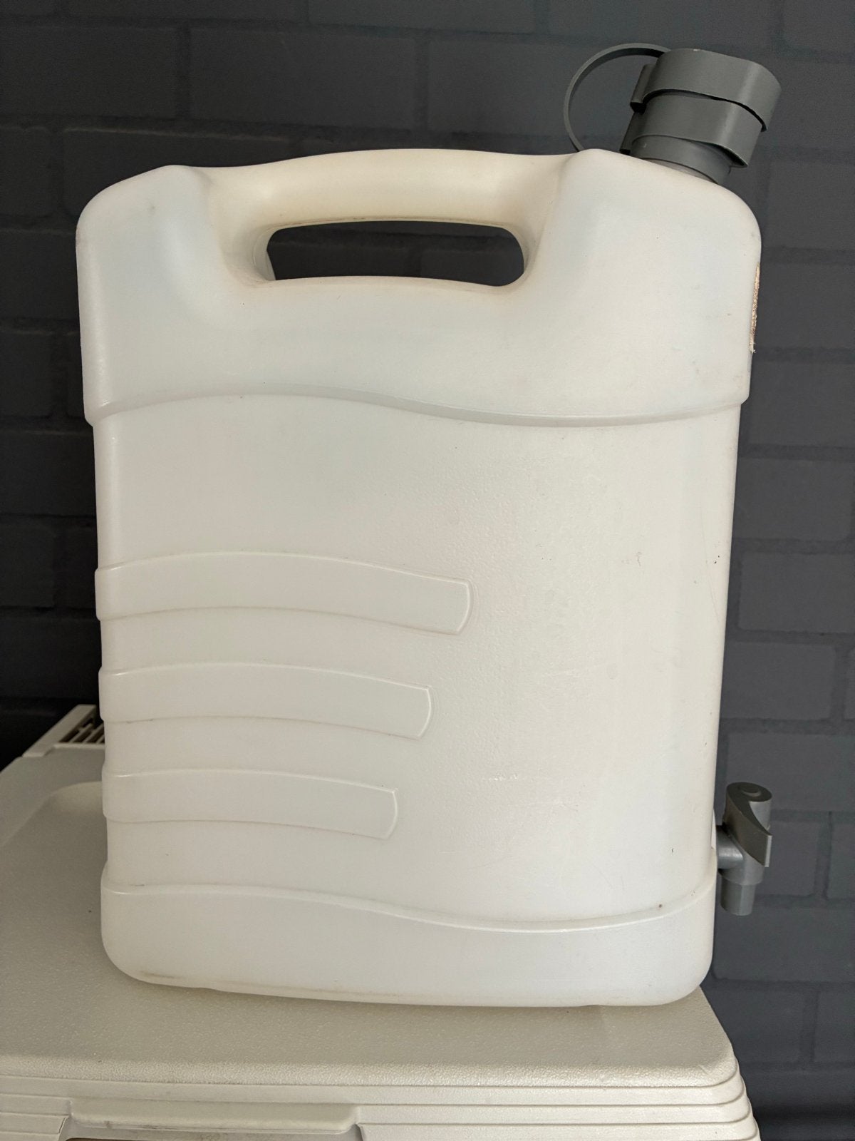Waterkan met kraantje - 15 liter - Ideaal voor camping, Ophalen, Gebruikt