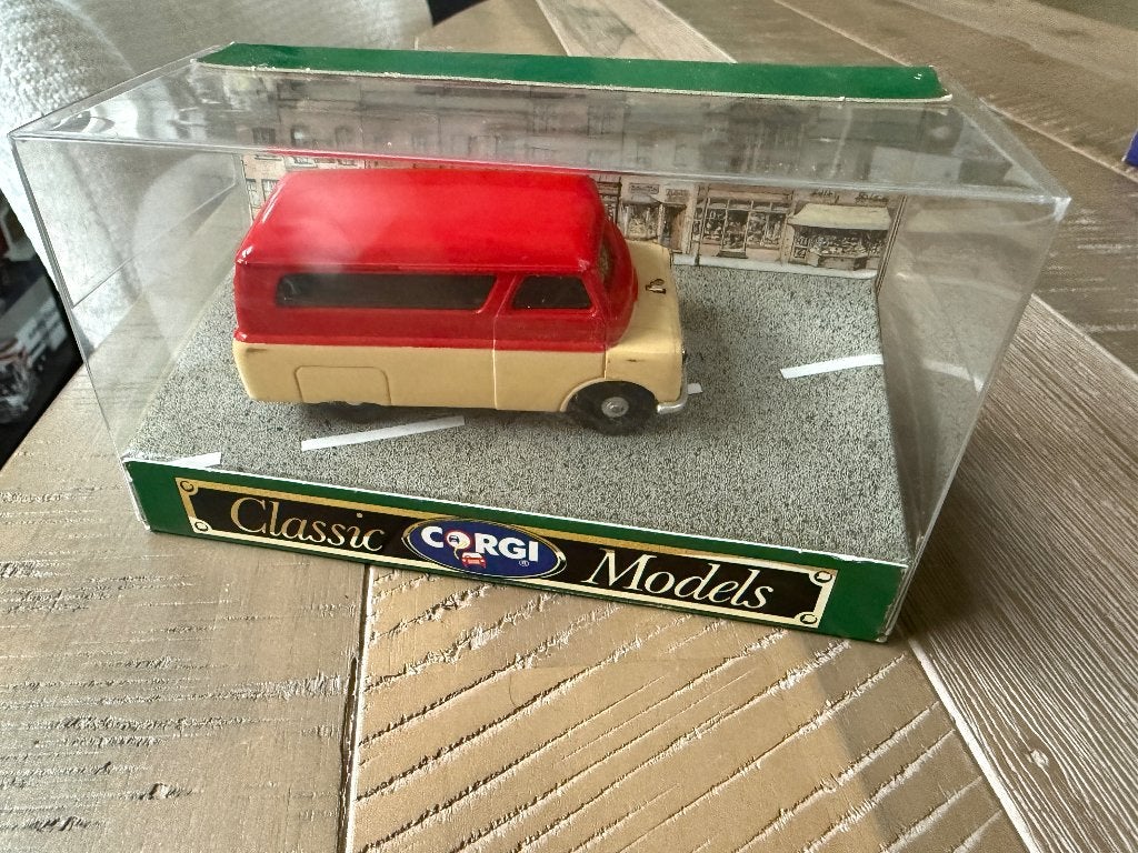 Corgi Classic Bedford Dormobile - Schaal 1:43, Hobby en Vrije tijd, Modelauto's | 1:43, Ophalen of Verzenden, Zo goed als nieuw