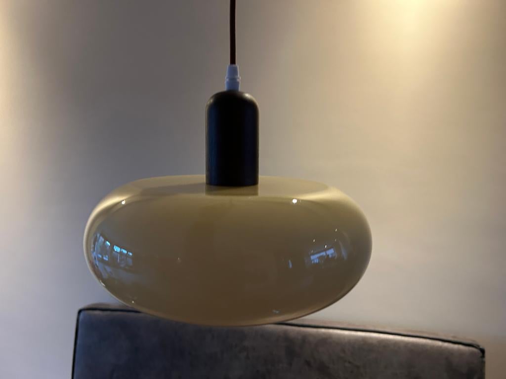 Vier moderne hanglampen - Crèmekleurig glas, Ophalen, Zo goed als nieuw, Glas, Minder dan 50 cm