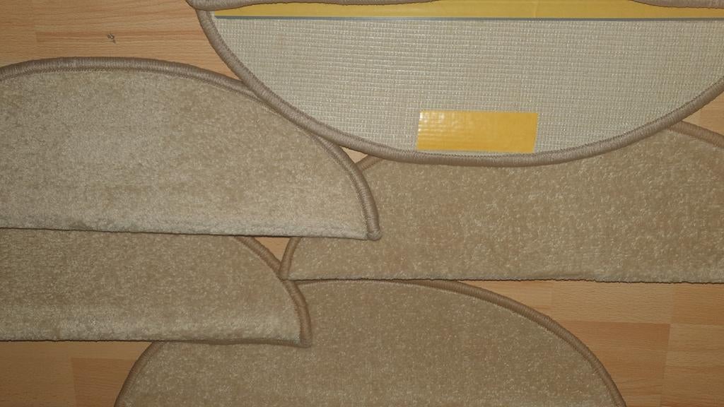 5 beige half ronde trapmatten, 50 tot 100 cm, Beige, Rond, Ophalen of Verzenden
