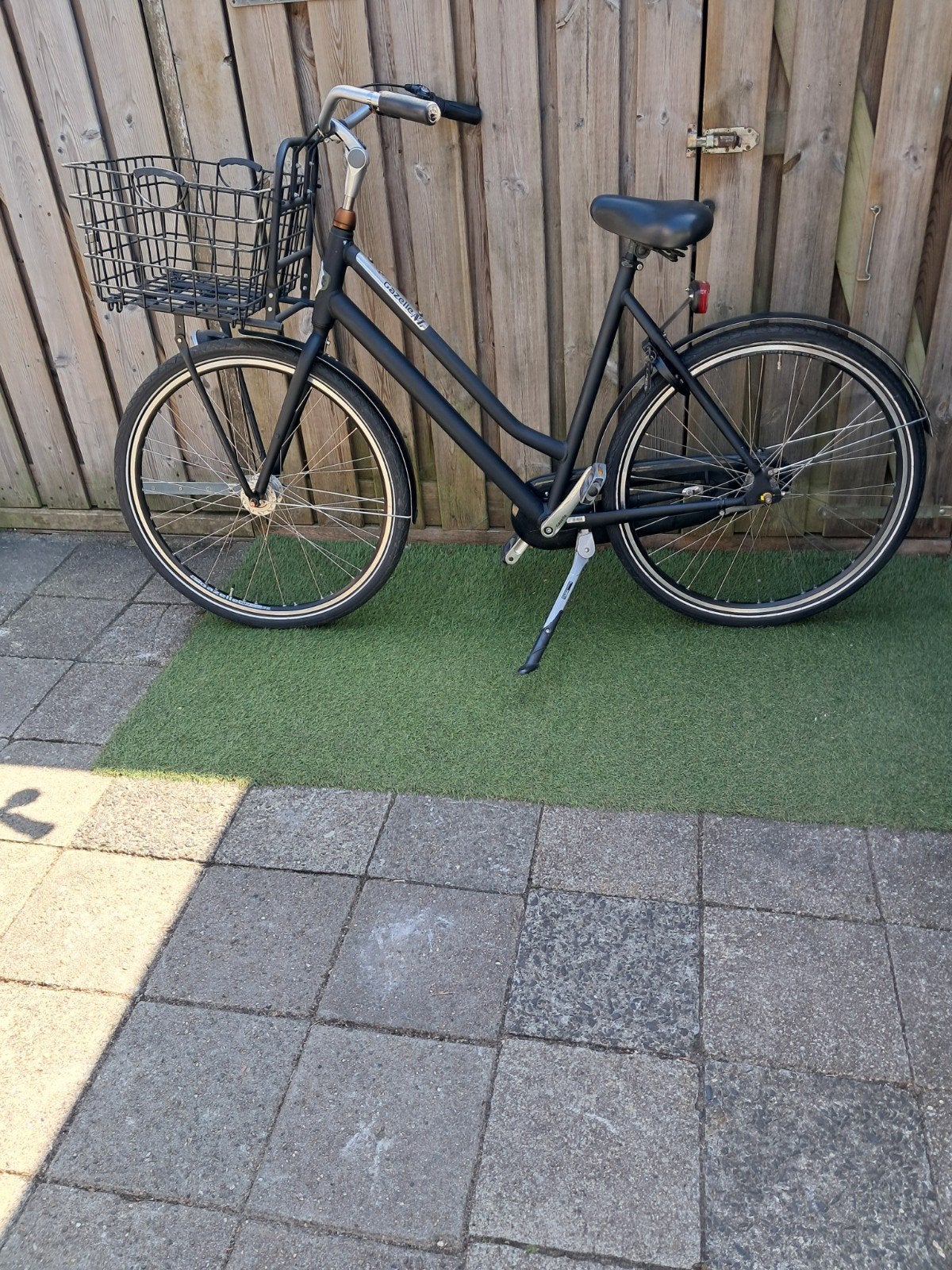 damesfiets merk Gazelle NL . €50,-, Ophalen, Terugtraprem, Gebruikt, Versnellingen