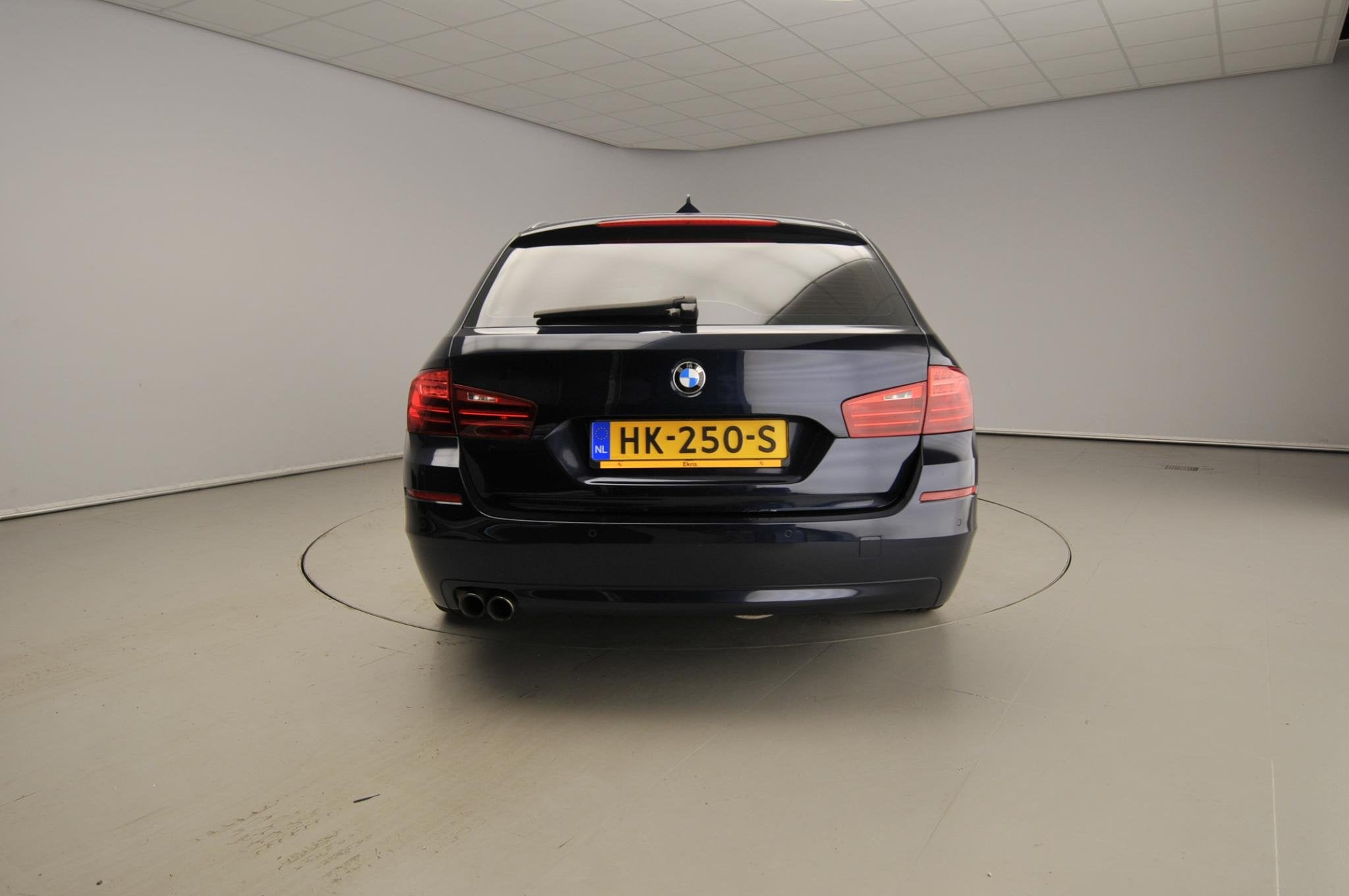 BMW 5 Serie Touring 520i Panoramadak / Trekhaak / HIFI / Nav, Auto's, BMW, Automaat, Gebruikt, 4 cilinders, 2000 kg