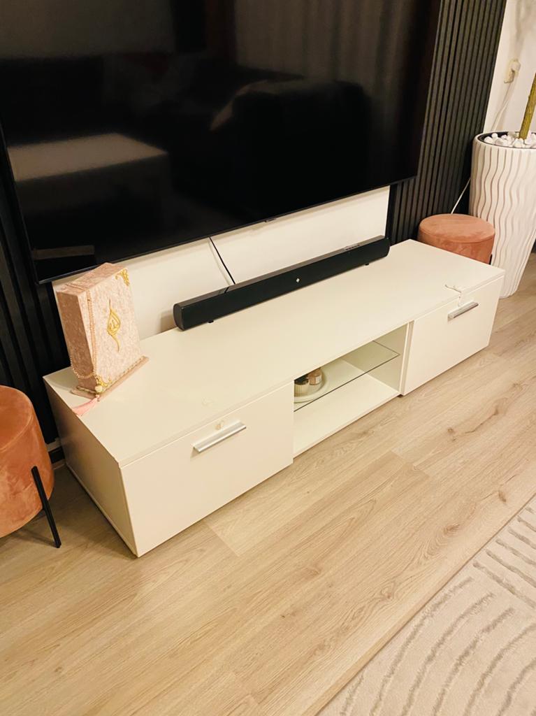 tv kast met verlichting, Huis en Inrichting, Kasten | Televisiemeubels, Ophalen of Verzenden, Zo goed als nieuw, 25 tot 50 cm