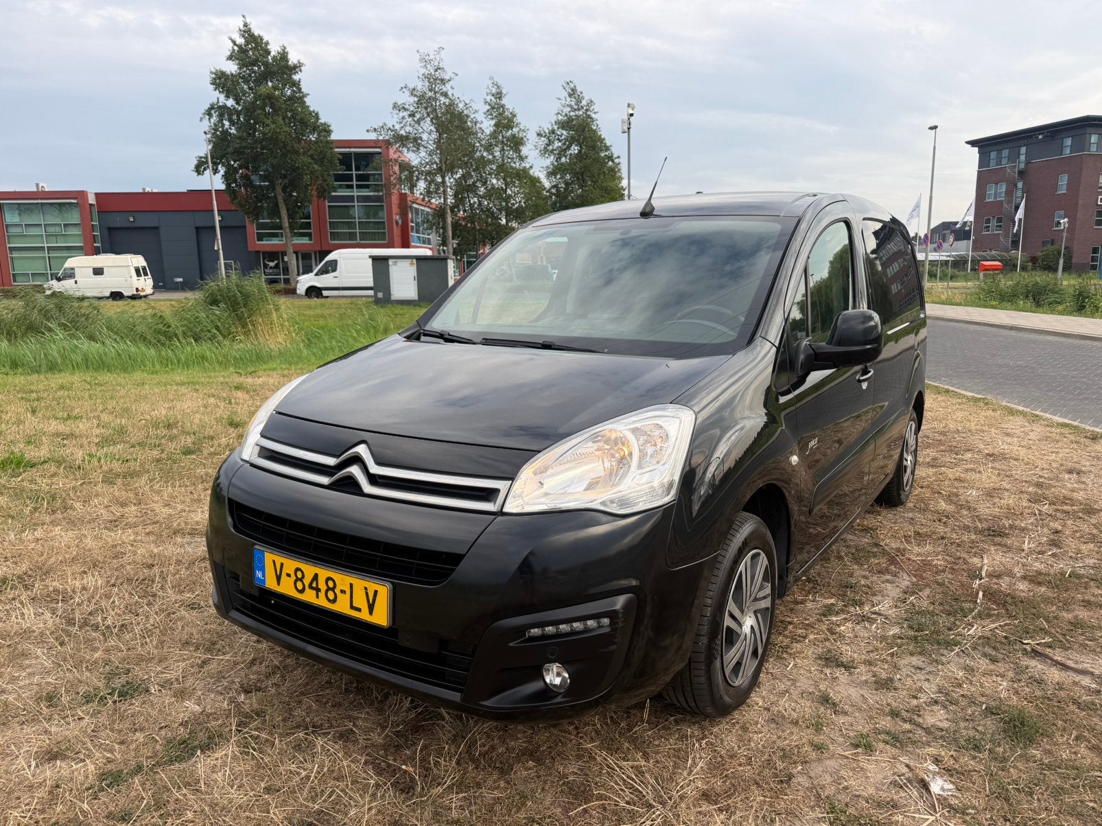 Citroën Berlingo 1.6 Bluehdi 100pk 3 persoons  2018 euro 6, Auto's, Voorwielaandrijving, Metallic lak, 4 cilinders, Citroën