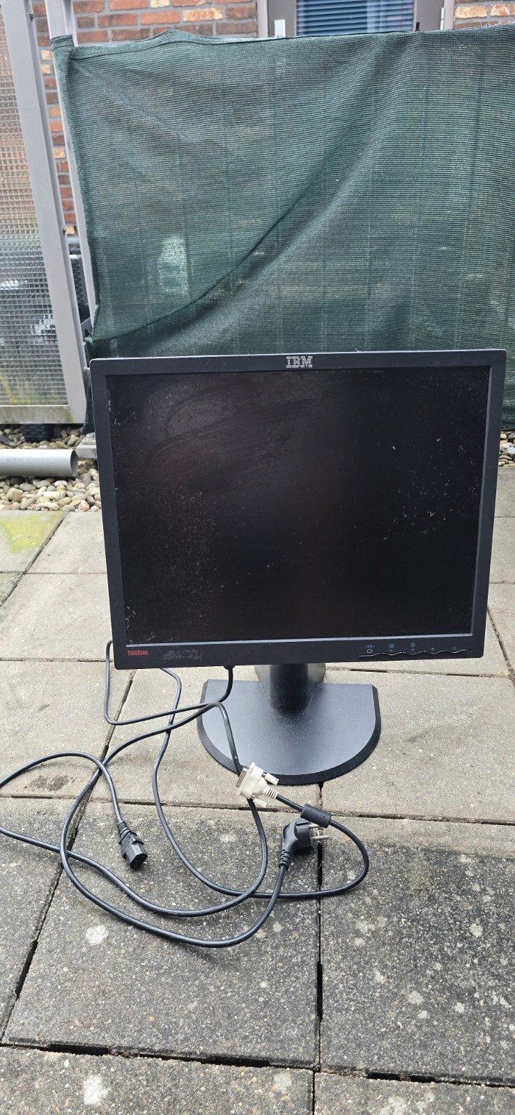 IBM ThinkVision monitor - Kantelbaar, in hoogte verstelbaar, Ophalen, Gebruikt, IBM, In hoogte verstelbaar