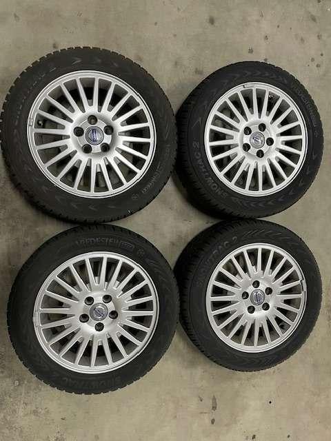 Velgenset Volvo S/V40 3e generatie vanaf 2009, Gebruikt, 16 inch, Banden en Velgen, Niet ingevuld