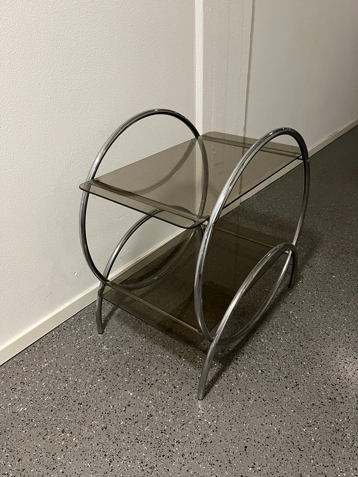 Glazen bijzettafel met chromen frame, Gebruikt, 55 tot 75 cm, Glas, Rechthoekig