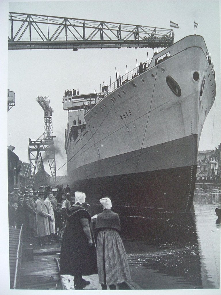 Vracht/passagiersschepen 1945 - 1970., Verzamelen, Ophalen of Verzenden, Zo goed als nieuw, Motorboot, Boek of Tijdschrift