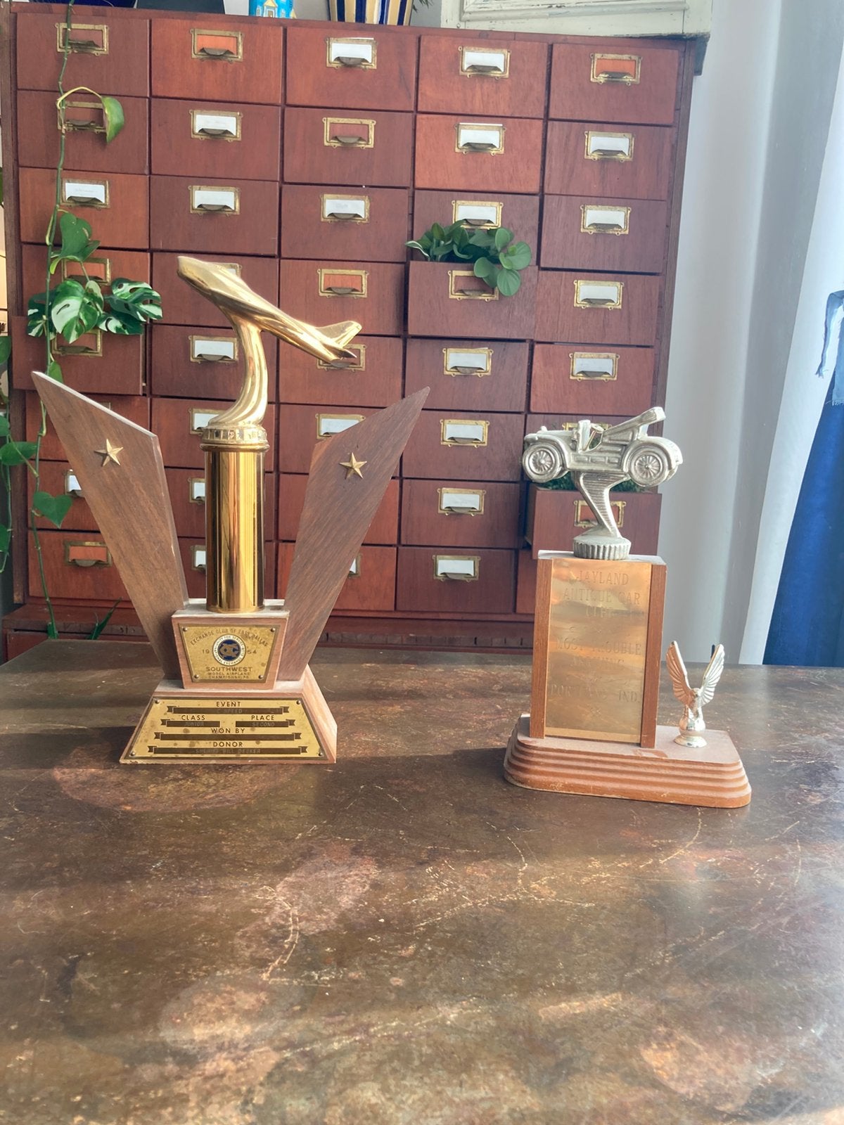 2 vintage prijsbekers piloten en oldtimer troffee, Ophalen of Verzenden
